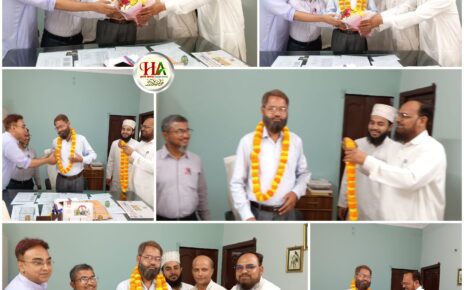 گورکھپور، سینئر لیکچرر مختار احمد کو میاں صاحب اسلامیہ انٹر کالج بخشی پور (MSI) کا پرنسپل بننے پر استاد اور سینئر سماجی کارکن محمد اعظم، قاری محمد انس رضوی، ایڈوکیٹ ایس ایف احمد نے گلدستہ اور مالا پہنا کر خوش آمدید کہا اور مبارکباد دی۔ طلبا کالج کا مستقبل ہیں، ان کی حوصلہ افزائی کی جائے گی : مختار احمد نئے تعینات ہونے والے پرنسپل مختار احمد نے کہا کہ طلبا اس کالج کا مستقبل ہیں، میں کالج کے طلبا، والدین، فیکلٹی اور عملے کی حوصلہ افزائی کروں گا کہ وہ سخت محنت کریں اور اپنے مقاصد خیر کو حاصل کریں، تعلیم ایک ایسا طاقتور ہتھیار ہے جو ہماری زندگی کو کامیاب بنانے میں مددگار ثابت ہوتا ہے، طلبہ کو چاہیے کہ اساتذہ کا احترام کریں اور ہر لمحہ ان سے سیکھنے کی کوشش کریں، طلبا کو نظم و ضبط میں رہنا چاہیے اور کالج کے قوانین پر عمل کرنا چاہیے، کھیلوں اور دیگر سرگرمیوں میں بھی حصہ لیں اور اپنی اور کالج کی ہمہ گیر ترقی میں اپنا حصہ ملائیں، مجھے پورا بھروسہ ہے کہ یہاں کے طلبا اور اساتذہ میری قیادت میں اپنی صلاحیتوں کا بہترین مظاہرہ کریں گے۔ ایم ایس کالج کا روشن مستقبل متوقع محمد اعظم اور قاری محمد انس رضوی نے کہا کہ نئے تعینات ہونے والے پرنسپل کی قیادت میں کالج کامیابی اور ترقی کا نیا باب لکھے گا، انہوں نے کہا کہ قرآن کریم کی متعدد آیات بار بار مسلمانوں کو اللہ تعالیٰ کی قدرت میں موجود تمام نشانیوں پر غور و فکر کرنے اور اسے سمجھنے کی دعوت دیتی ہیں، ان حالات میں مسلمانوں کی دینی اور دنیوی علوم سے دوری نہ صرف افسوسناک ہے بلکہ شرمناک بھی ہے اور ہر طرح کی پسماندگی کی سب سے بڑی وجہ ہے، یہ سخت مقابلے کا دور ہے اور یہ علم پر مبنی معاشرہ جو علم اور مقابلے کی دوڑ میں پیچھے رہ جانے والوں کا انتظار نہیں کرتا، یہ انہیں کچلتا ہے اور آگے بڑھتا ہے، اس دور میں آنے والی نسلوں کے لیے یہ لمحۂ فکریہ بن گیا ہے کہ ہم اپنی آنے والی نسلوں کو کس قسم کی تعلیم فراہم کریں؟ تاکہ تمام پہلوؤں سے ہماری ترقی ممکن ہو، تعلیم کا مقصد انسان کو مہذب، نیک اور خود پر منحصر رہنے والا بنانا ہے، اس لیے والدین، اساتذہ اور معاشرے کے تمام طبقات کو اکٹھے ہونے اور تعلیمی نظام میں مختلف تبدیلیاں لانے کی اشد ضرورت ہے، اس موقع پر کالج کے اساتذہ میں سے منظور عالم، شاہگل مسعود، محمد عرفان، محمد جابر علی، تنظیم احمد وغیرہ موجود رہے۔ کا منظر